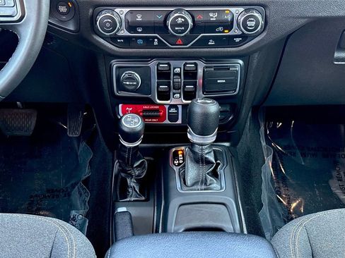 Used 2025 Jeep Wrangler Unlimited Sport S 4xe AWD/4WD image 18