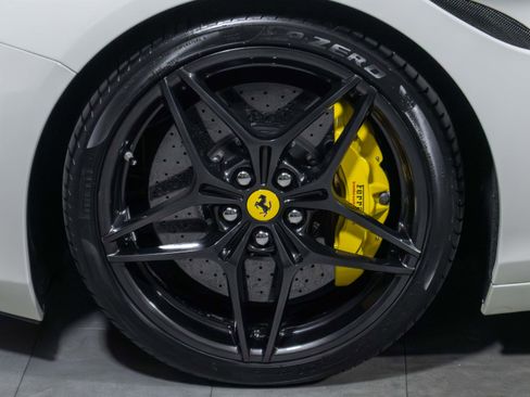 Certified 2016 Ferrari California T image 23