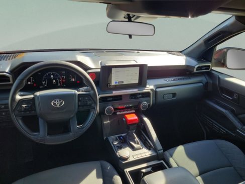 Certified 2025 Toyota Tacoma SR AWD/4WD image 21