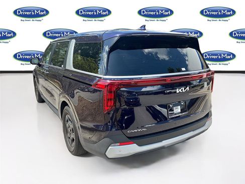 Used 2025 Kia Carnival FWD image 5