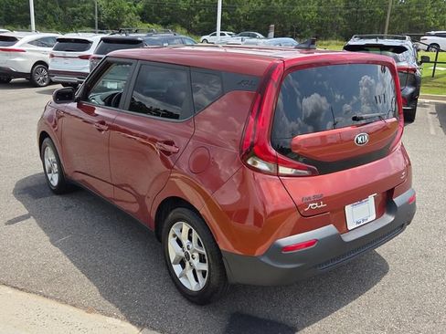 Used 2021 Kia Soul S FWD image 10