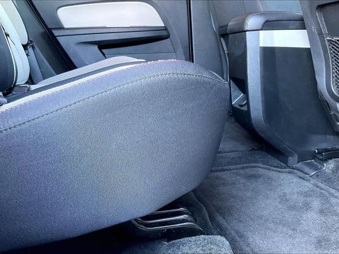 Used 2017 Chevrolet Equinox LT w/ Driver Confidence Package II image 18