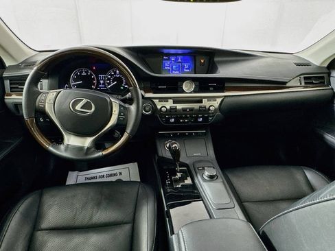 Used 2013 Lexus ES 350 w/ Luxury Pkg FWD image 29
