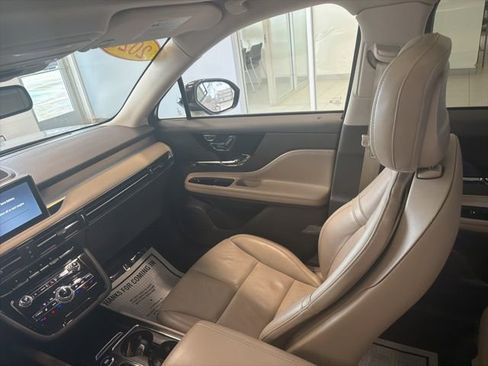 Used 2020 Lincoln Corsair AWD w/ Premium Package image 33