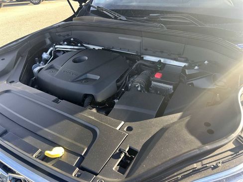 Used 2022 Volvo XC90 T6 Momentum w/ Climate Package image 31