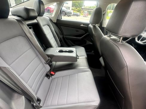 Used 2025 Volkswagen Jetta SE FWD image 20