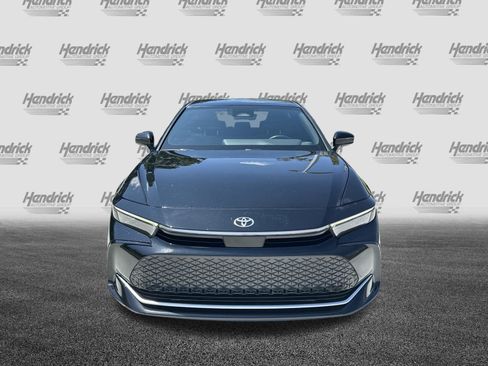 Certified 2023 Toyota Crown AWD/4WD image 3
