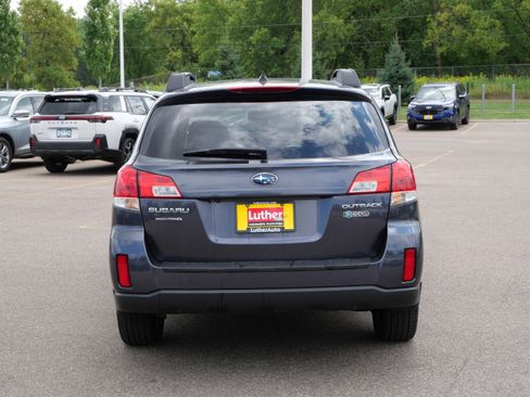 Used 2012 Subaru Outback 2.5i Limited w/ Moonroof Pkg AWD/4WD image 6