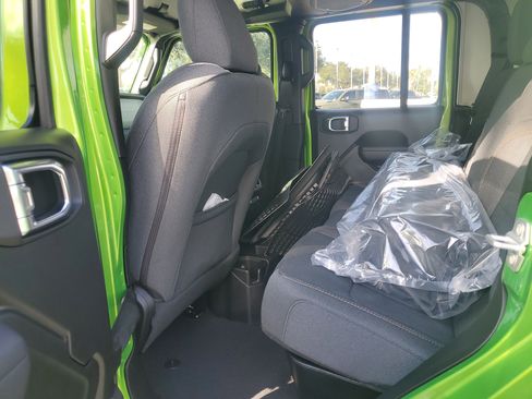 New 2026 Jeep Gladiator Sport image 8