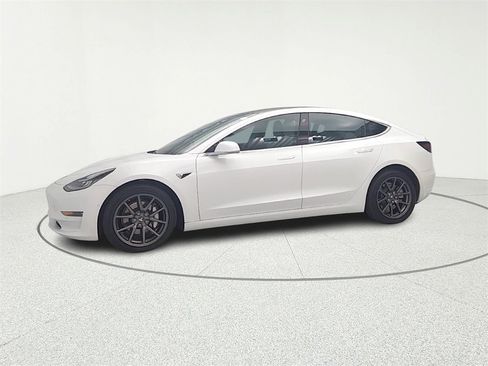 Used 2018 Tesla Model 3 Long Range image 3