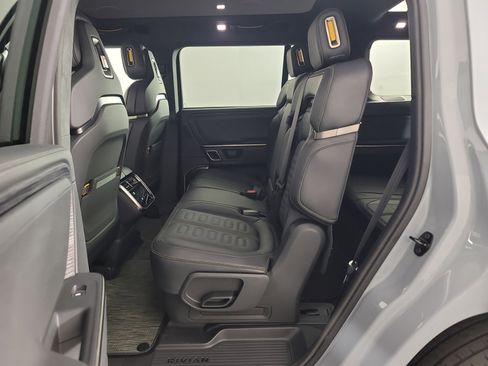 Used 2024 Rivian R1S Adventure AWD/4WD image 21