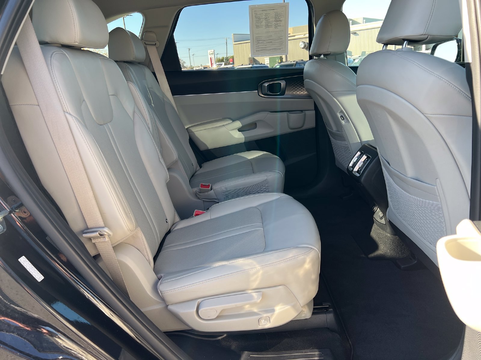 Used 2023 Kia Sorento EX AWD/4WD image 31