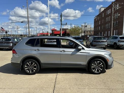 Used 2022 Volkswagen Tiguan S image 6