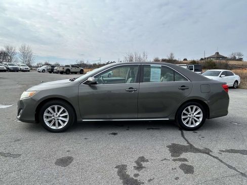 Used 2012 Toyota Camry XLE w/ Leather Pkg image 33