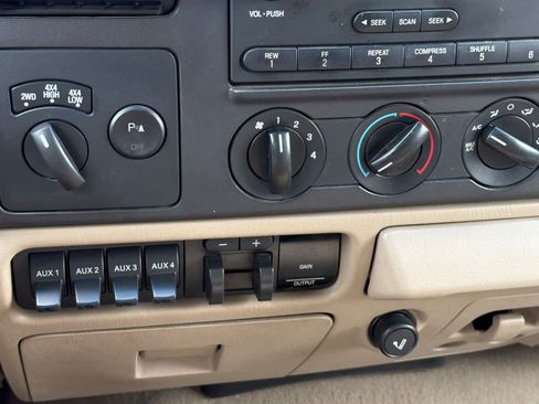 Used 2006 Ford F350 4x4 Crew Cab DRW Super Duty image 20