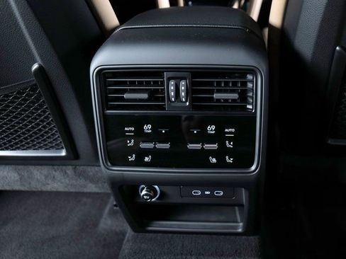 Certified 2026 Porsche Cayenne AWD/4WD image 23