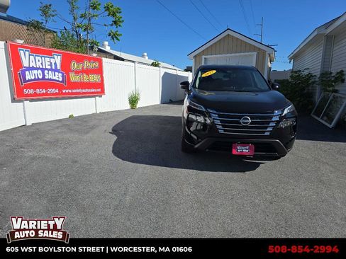 Used 2025 Nissan Rogue SV AWD/4WD image 1