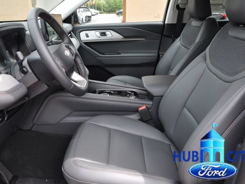 New 2026 Ford Explorer Active w/ Active Comfort Package RWD image 10