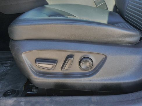 Used 2020 Toyota Camry SE image 20