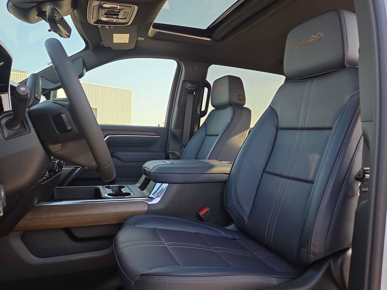 New 2026 Chevrolet Silverado 2500 High Country w/ High Country Premium Package AWD/4WD image 15
