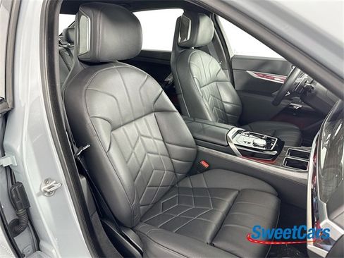 Used 2025 BMW 740i xDrive image 12