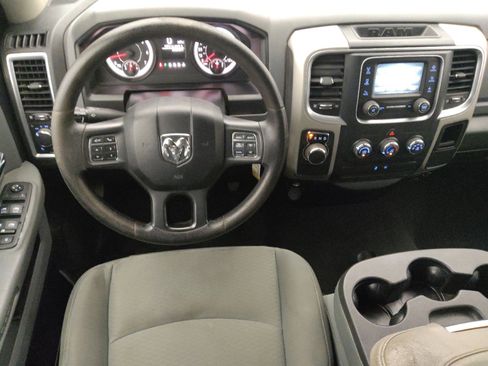 Used 2017 RAM 1500 Classic SLT RWD image 22