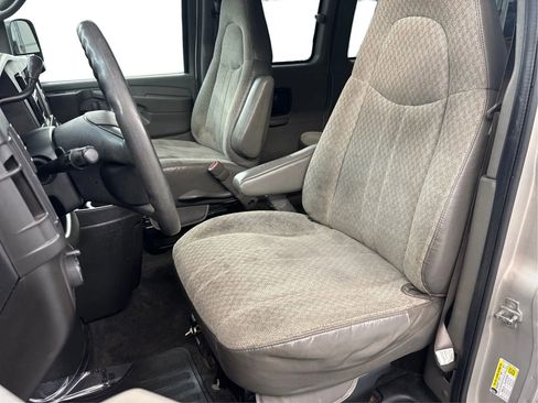 Used 2008 GMC Savana 3500 Extended Passenger w/ LT Preferred Equipment Group image 13