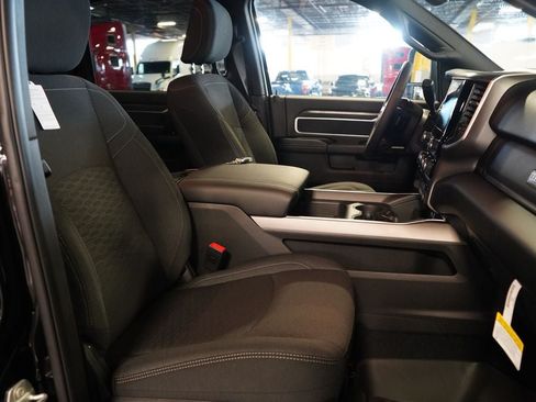 New 2026 RAM 2500 Big Horn AWD/4WD image 28