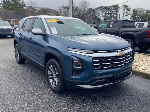 Used 2025 Chevrolet Equinox LT w/ Safety and Technology Package image 1