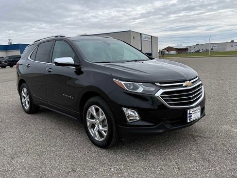 Used 2021 Chevrolet Equinox Premier image 2