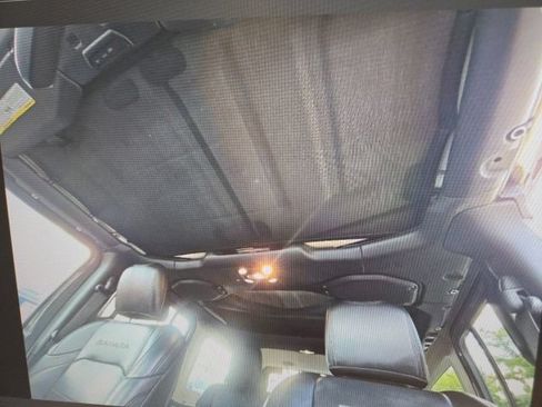 Used 2019 Jeep Wrangler Unlimited Sahara AWD/4WD image 8