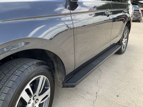 Certified 2024 Ford Expedition XLT image 25