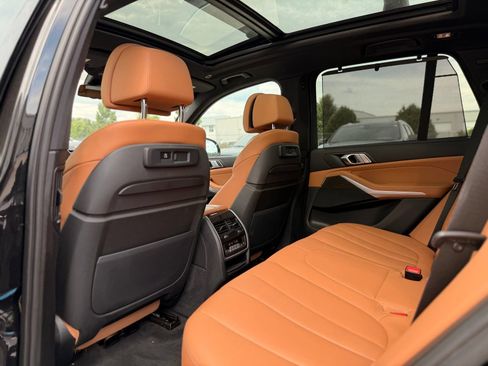 Used 2022 BMW X5 xDrive40i w/ Executive Package AWD/4WD image 19
