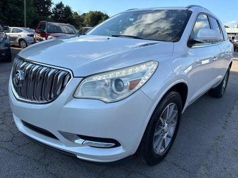 Used 2017 Buick Enclave Leather FWD image 3