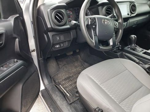 Used 2020 Toyota Tacoma SR AWD/4WD image 10