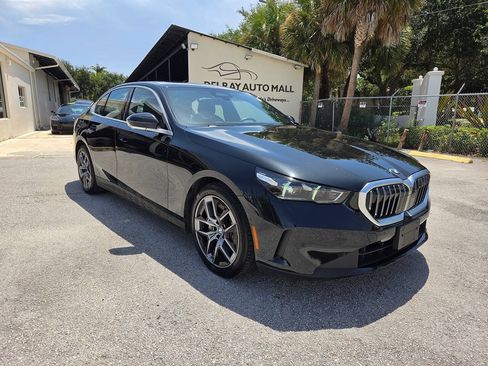 Used 2026 BMW 530i xDrive AWD/4WD image 3