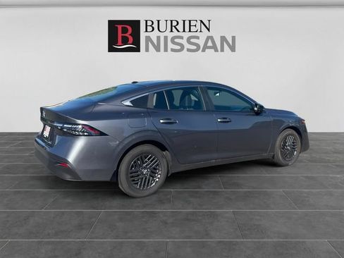New 2026 Nissan Sentra SV w/ SV Convenience Package FWD image 5
