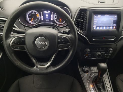 Used 2019 Jeep Cherokee Latitude w/ Popular Appearance Group AWD/4WD image 22