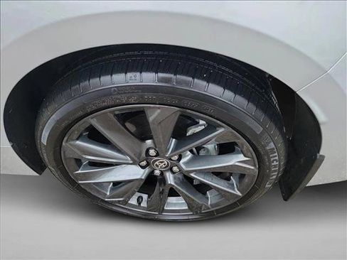 Used 2024 Toyota Corolla SE image 12