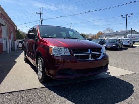 Used 2017 Dodge Grand Caravan SE w/ Power Window Group FWD image 4