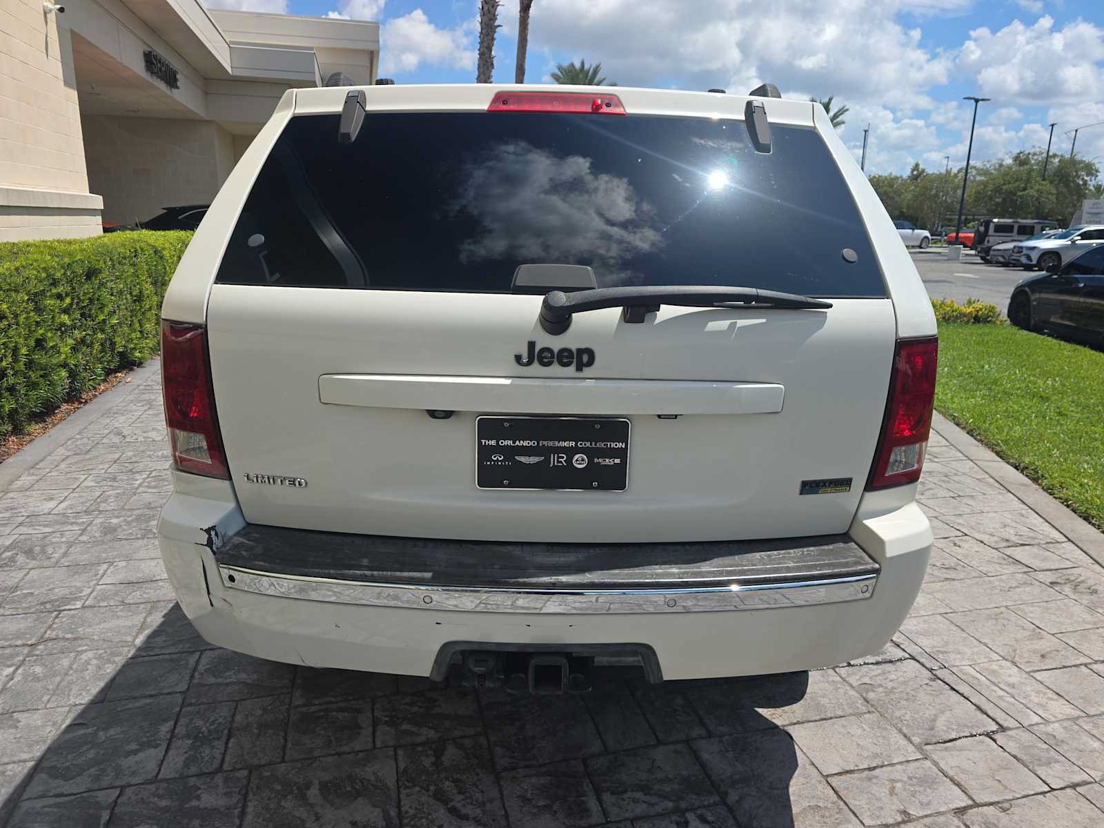 Used 2008 Jeep Grand Cherokee Limited w/ Trailer Tow Group IV RWD image 5