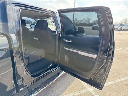 Used 2018 Toyota Tundra SR5 w/ SR5 Upgrade Package image 22