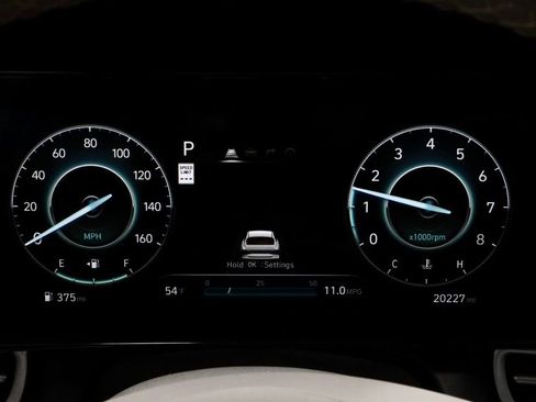 Certified 2025 Hyundai Elantra SEL image 32