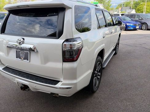 Used 2018 Toyota 4Runner Limited AWD/4WD image 10