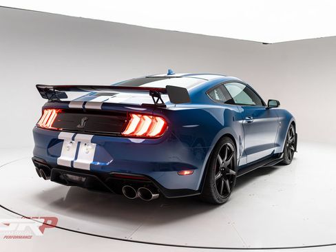 Used 2021 Ford Mustang Shelby GT500 w/ Carbon Fibre Track Pack RWD image 3