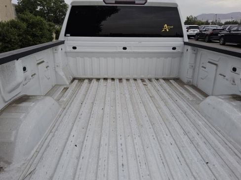 Used 2022 Chevrolet Silverado 2500 Custom w/ Custom Value Package RWD image 3
