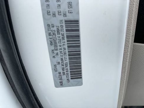 Used 2017 Chrysler Pacifica Touring-L Plus FWD image 28