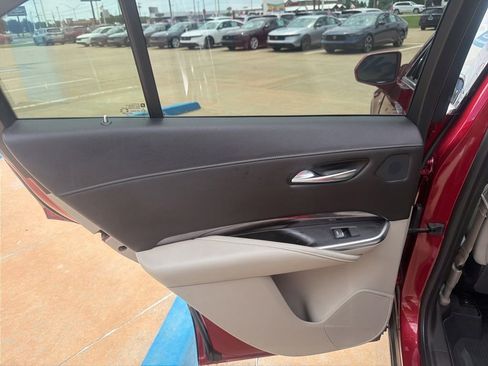 Used 2019 Cadillac XT4 Luxury FWD image 32