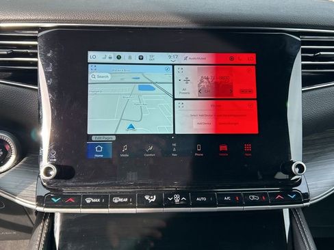 Used 2024 Jeep Wagoneer L Series II w/ Flexible Seating Group image 15