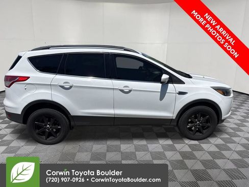 Used 2015 Ford Escape SE w/ Equipment Group 201A AWD/4WD image 8